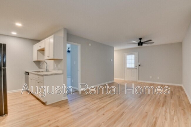 Building Photo - 301A Old Plantation Road