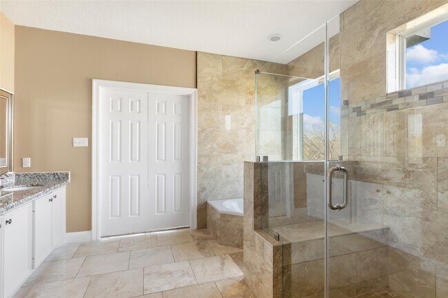 Building Photo - 205 Rue Orleans St