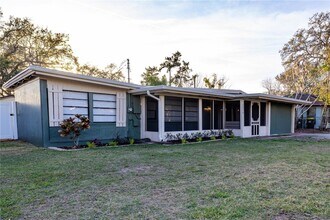 Building Photo - 2026 Sunset Ln
