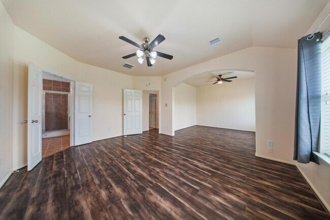 Building Photo - 5015 Bridgecrossing Ct
