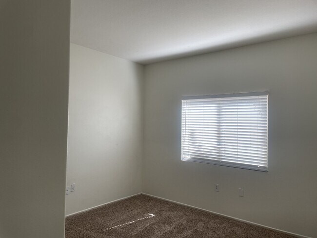 Building Photo - Long-term Rental