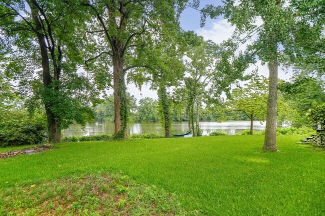 Building Photo - Beautiful Lake Home Rental in Norfolk!