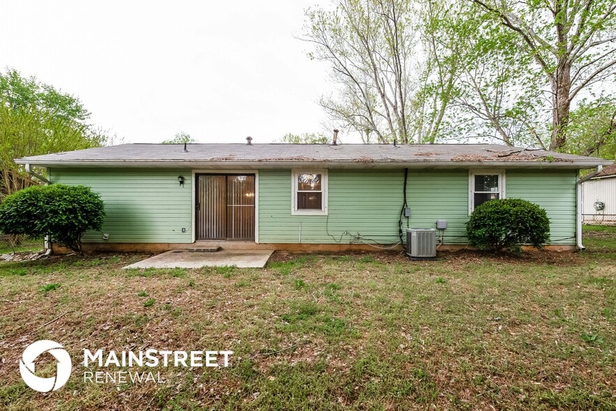 Building Photo - 271 River Chase Dr