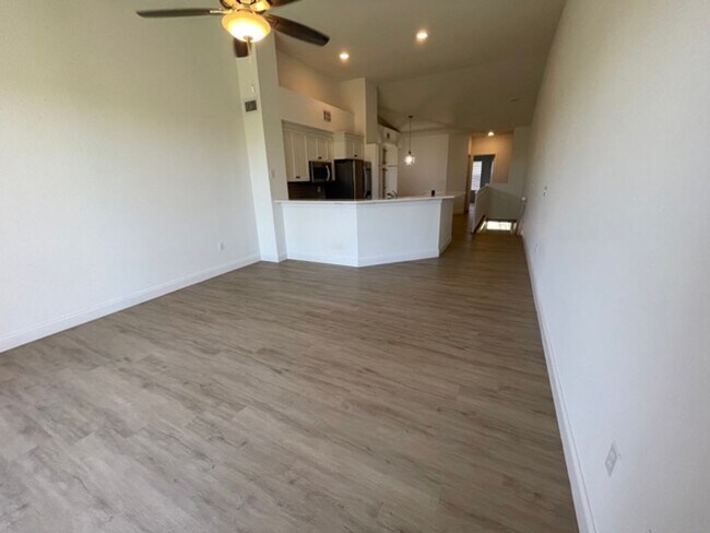 Building Photo - Beautiful Townhouse in Downtown Tampa