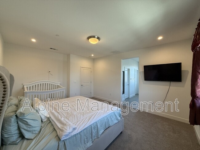 Building Photo - 2062 Cottonwood St