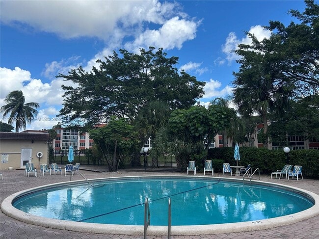 Building Photo - 6005 Del Lago Cir