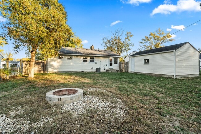 Building Photo - 2021 Pittsfield St