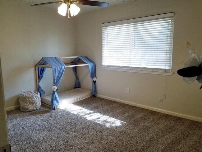Building Photo - 3727 Westheimer Pl Dr