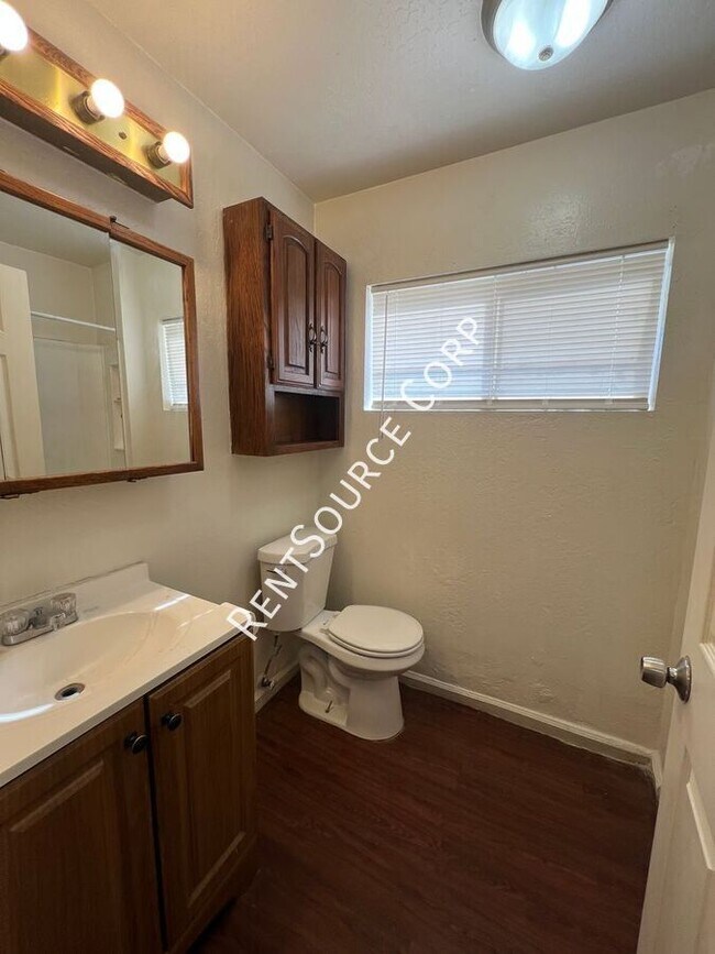 Building Photo - 1411 Nancy St