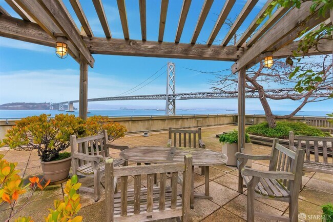 Building Photo - 75 Folsom St