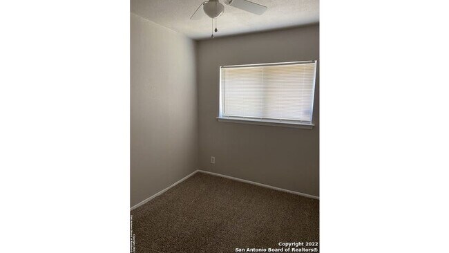Building Photo - 15043 Misty Bnd Dr