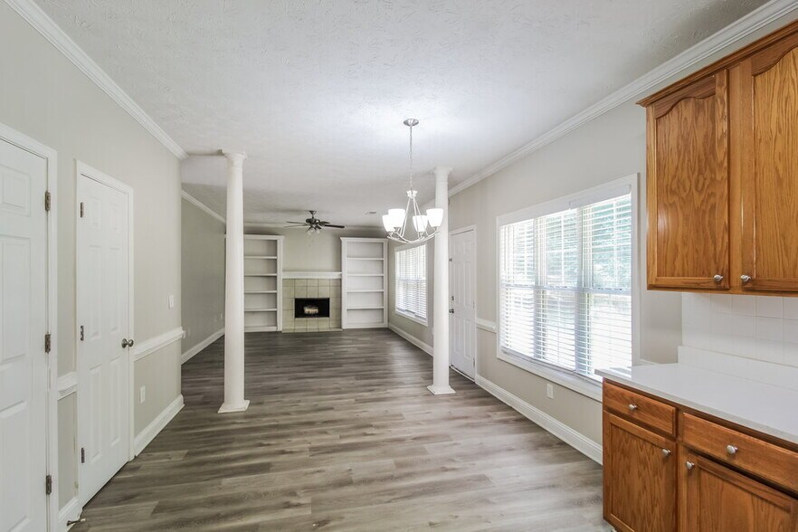 Building Photo - 375 Wisteria Blvd