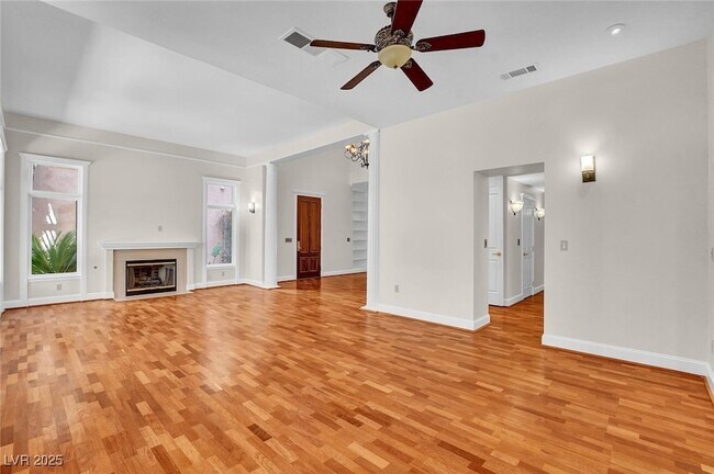 Building Photo - 9005 Opus Dr