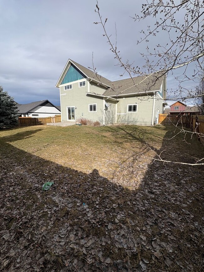 Building Photo - Spacious 4BR in Meadow Creek – Fenced Yard, Bonus Room, Near Trails - Southside of Bozeman!