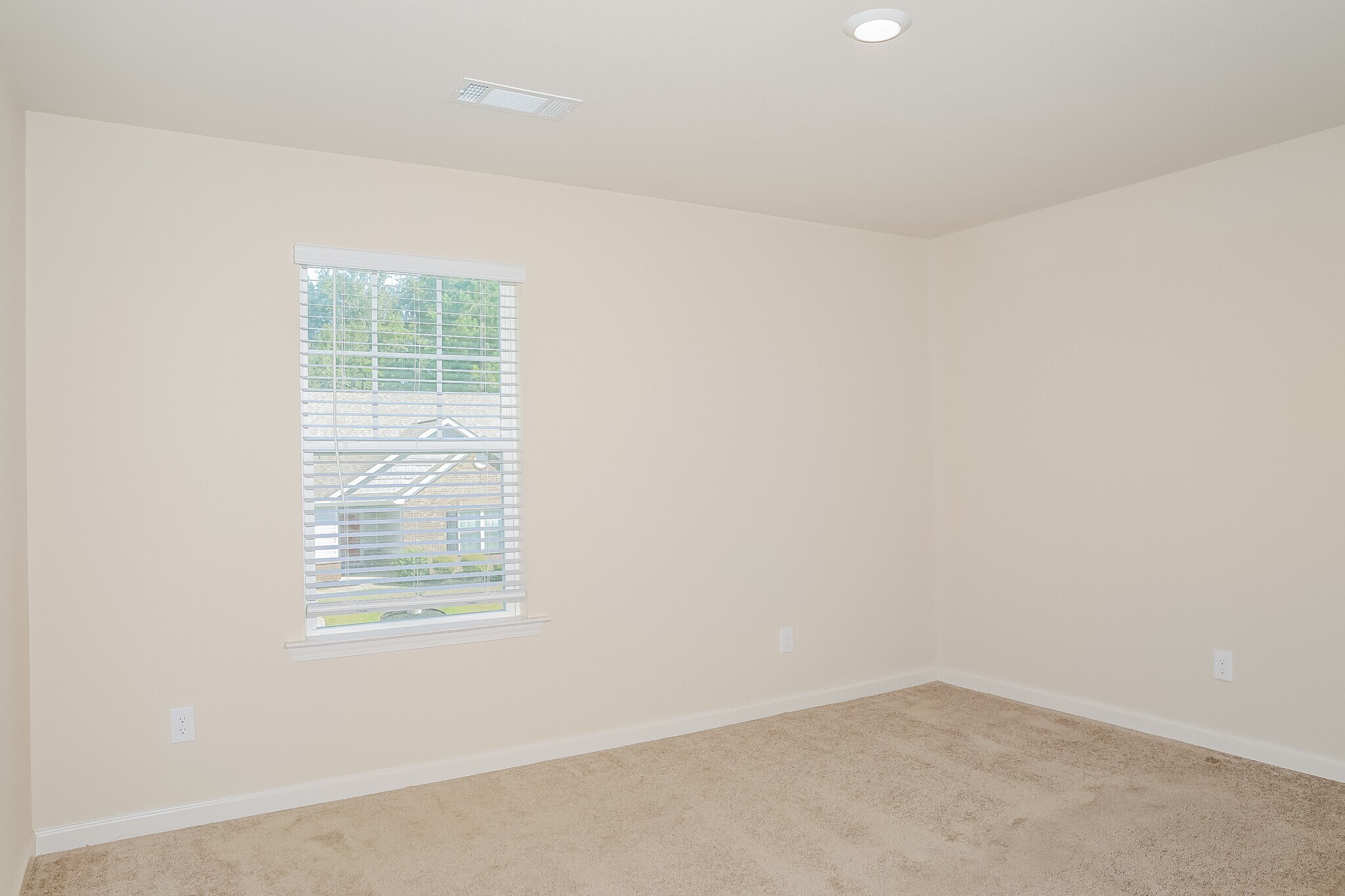 Building Photo - 732 Fitzroy Dr