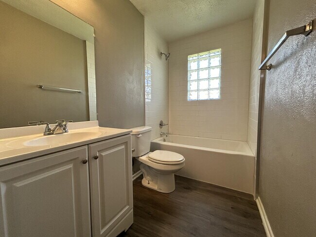 Building Photo - 4612 Grinnell St