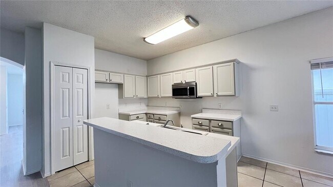 Building Photo - 123 Jaybee Ave