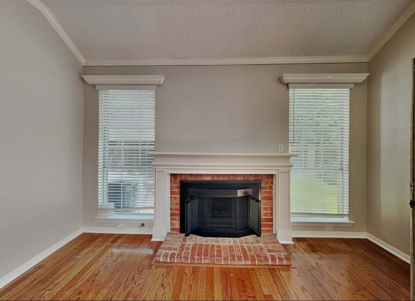 Building Photo - 808 Olde Towne Dr