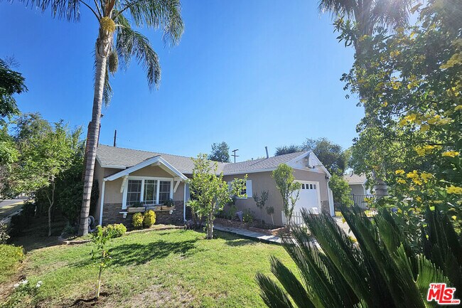 Building Photo - 22957 Stagg St