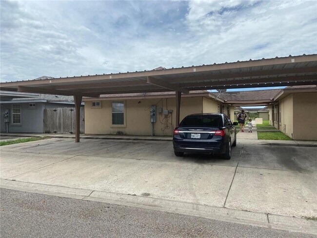 Building Photo - 20 Diamondhead Ave