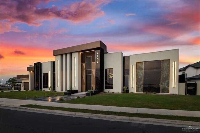 Building Photo - 43 Estancia Pkwy