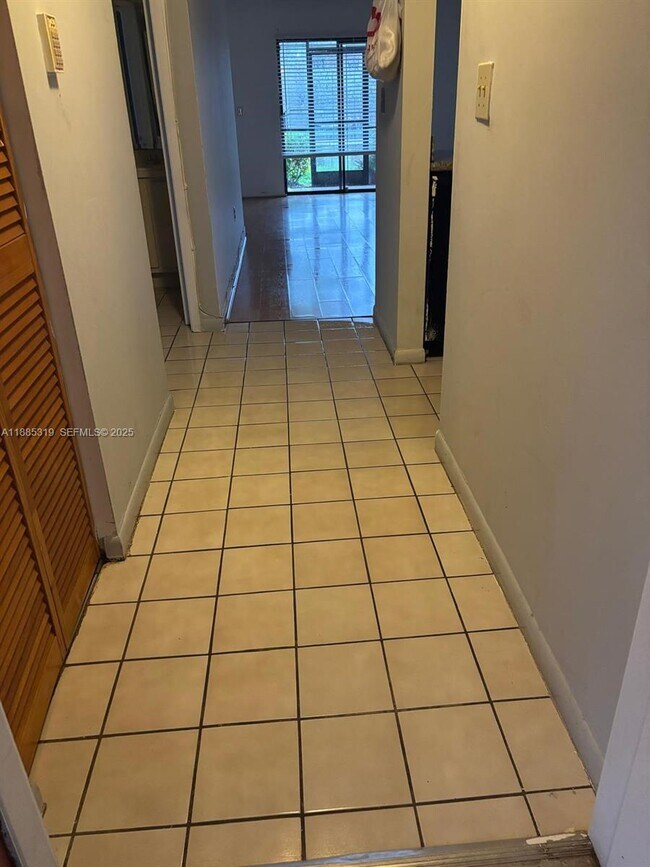 Building Photo - 871 NE 207th Ln