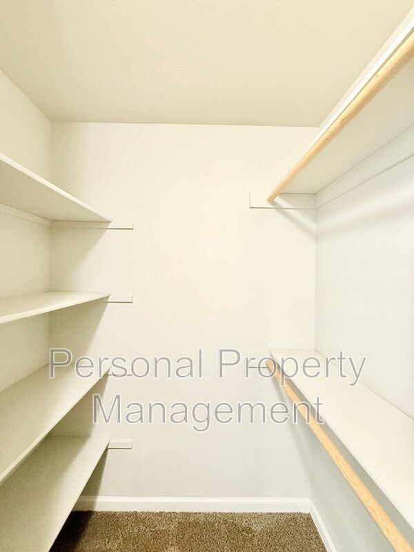 Building Photo - 12600 NE 49th St