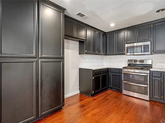 Kitchen (Fridge will be included) - 833 Marlbank Pl