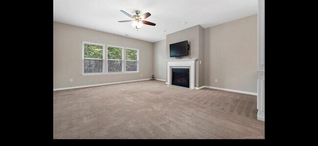 Building Photo - 2041 Fuschia Ct