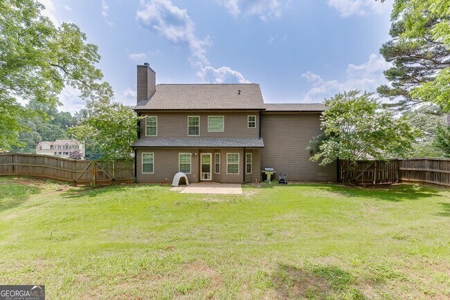 Building Photo - 323 Deer Run Dr