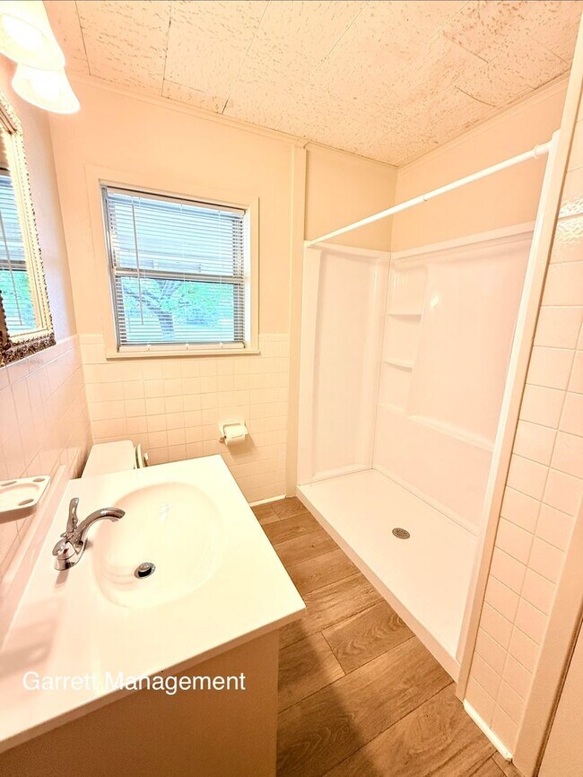 Building Photo - 1074 US-281