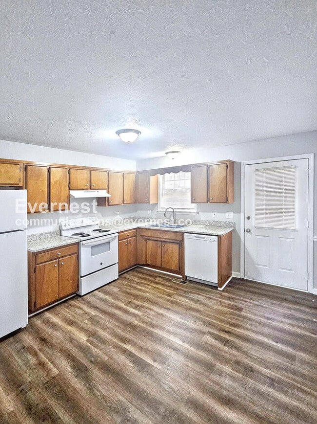 Building Photo - 208 Centennial Dr