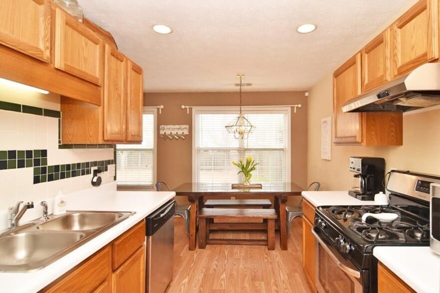 Building Photo - 13361 Harpley Ct