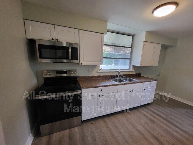 Building Photo - 905 Lotus Path