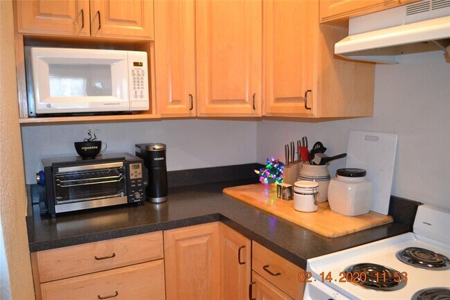 Building Photo - 6115 Bandera Ave