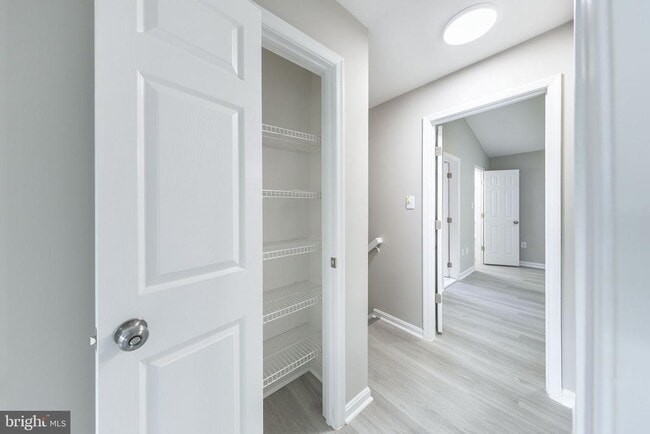 Building Photo - 344 Moseby Ct