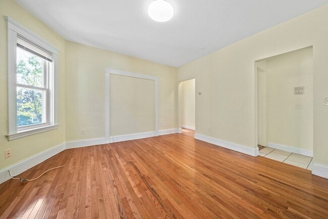 Building Photo - 531 Norwest Dr