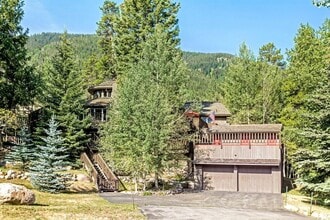 Building Photo - Classic Vail Retreat with 2 Kitchens, Loft Office, and 2-Car Garage