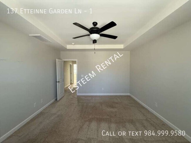 Building Photo - 137 Etteinne Garden Ln