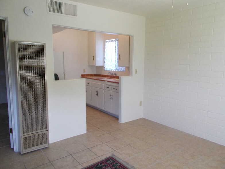 Building Photo - 4335 N 15th Ave