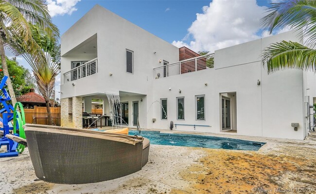 Building Photo - 2612 Key Largo Ln
