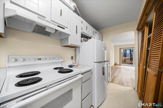 Building Photo - 167 Kinney St