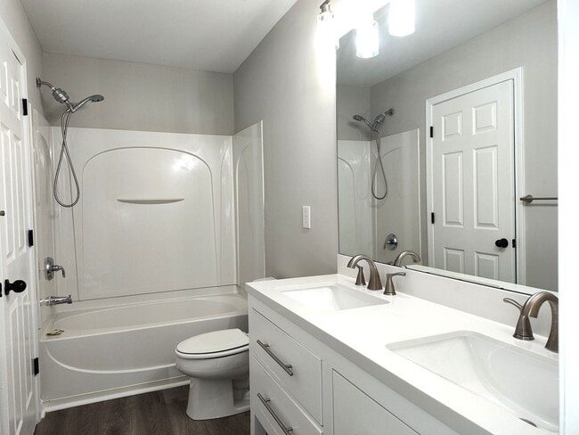 Building Photo - Two story, 3 Bedroom, 2.5 Bath End Unit Townhome located in the Hanover Community in SC!