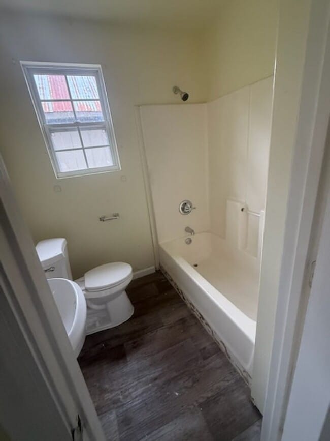 Building Photo - 1510 28th St