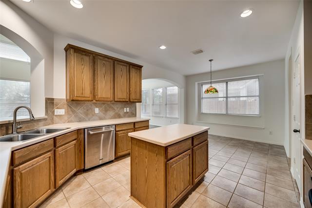 Building Photo - 819 Rushmore Dr