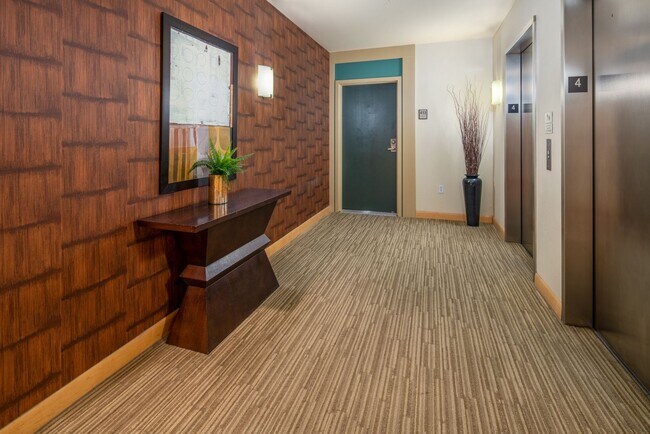 Building Photo - Beautiful 1 Bed 1 Bath in Denny Triangle