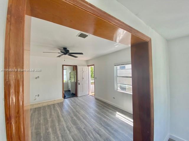 Building Photo - 830 W 40th St