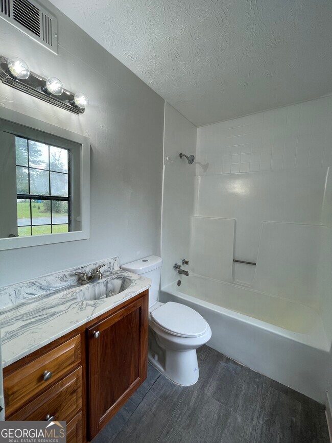 Building Photo - 1088 Riva Ridge Dr NW