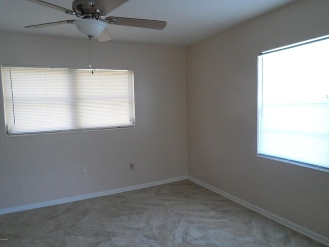 Building Photo - 145 E Alachua Ln