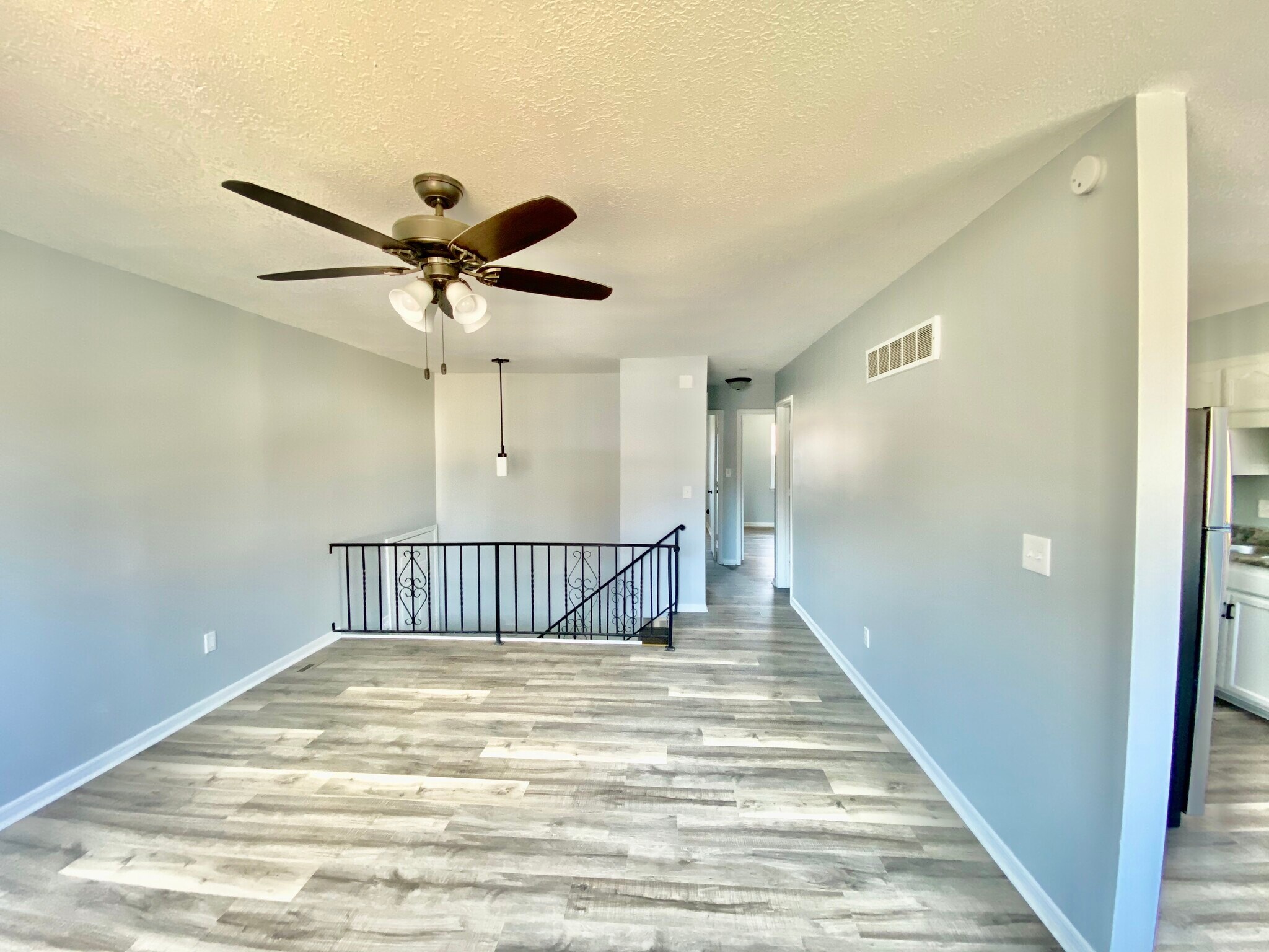 Building Photo - 1902 S Claremont Ave